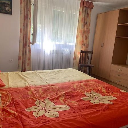 Cheerfull 2-Bedroom With Patio. Close To All Ameneties. 萨格勒布 外观 照片