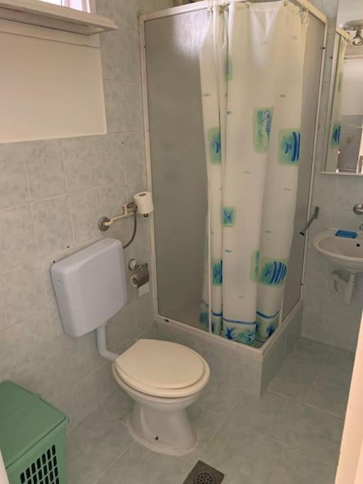 Cheerfull 2-Bedroom With Patio. Close To All Ameneties. 萨格勒布 外观 照片